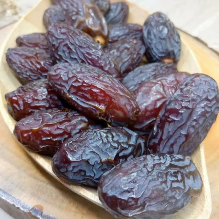 

KURMA MEDJOOL JUMBO 1KG/ KURMA MEDJOL PALESTINA/ KURMA MENJOL MURAH