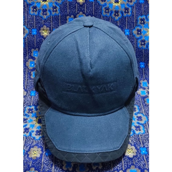 topi black yak