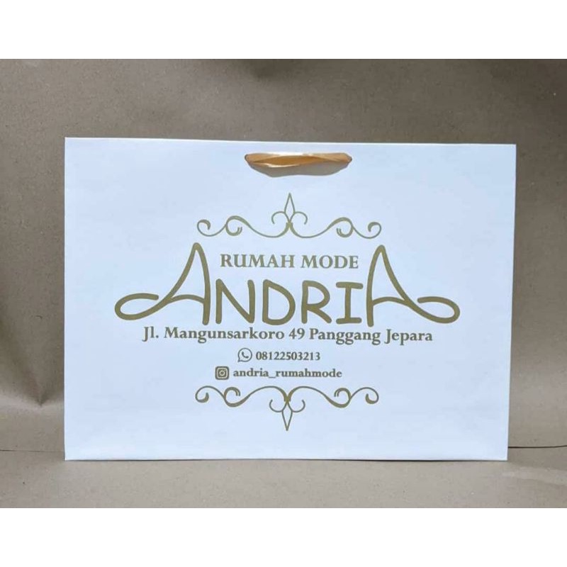 

paperbag custom,ivory 210 GSM,size 21*7*17,tebel,rapi dan kuat