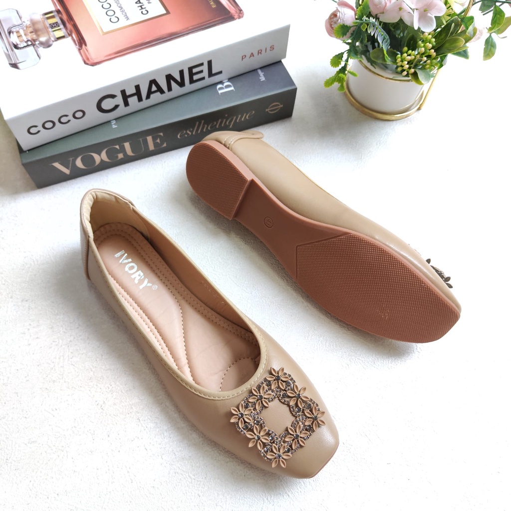 IVORY Sepatu Wanita Flat Ukuran Jumbo Size 41 42 43 44 45 B696-27