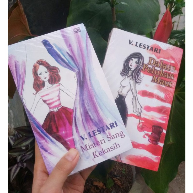 novel misteri di sinar senja / misteri sang kekasih / dalam pelukan maut by v. lestari
