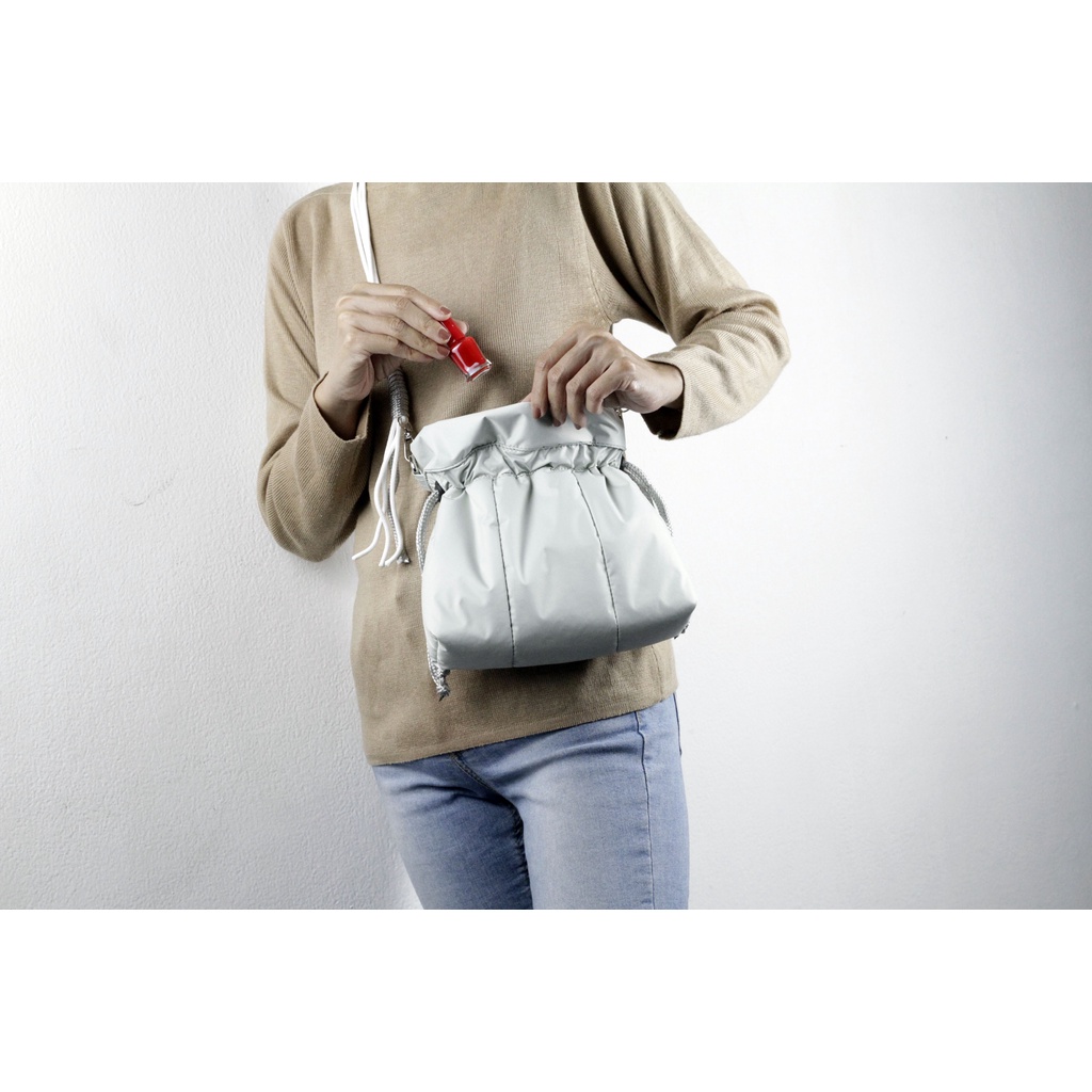 Tas selempang &amp; bahu wanita bahan waterproof Multifungsi Bucketbag tali Paracord - ESCORTBAGS