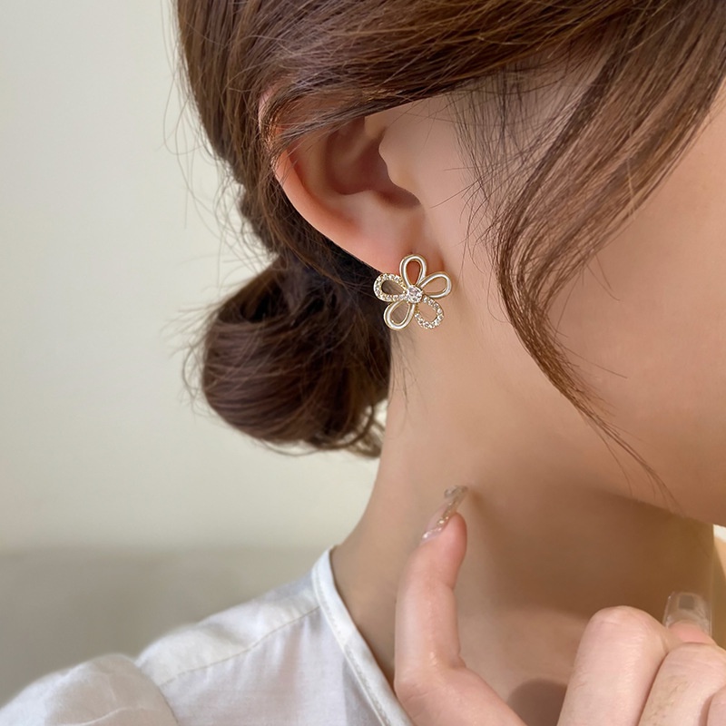 (Hello Girl)E11 Anting Mutiara Fashion Wanita Mutiara Putih Kecil Panjang Stud Earrings Import