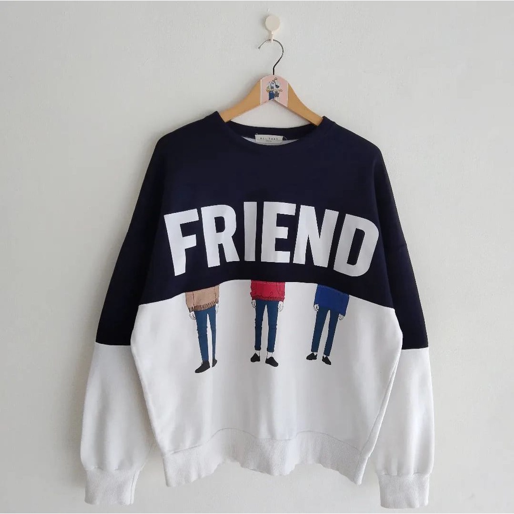 CREWNECK FRIEND COMBIE SWEATER OVERSIZE - SWEATER OVERSIZE