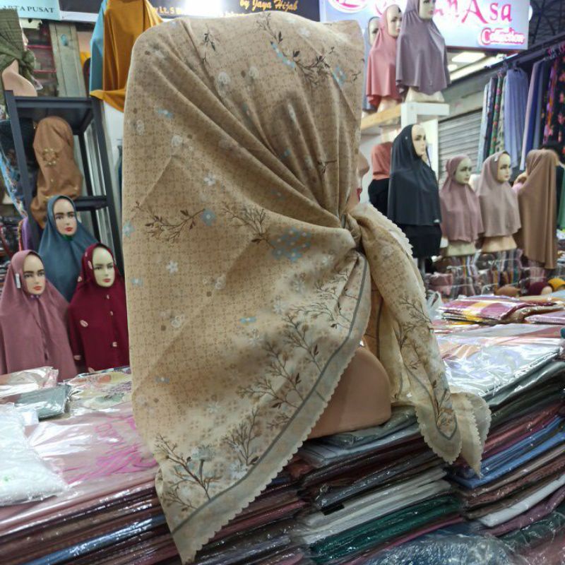 HIJAB SEGI 4 VOAL MOTIF PREMIUM KAYLA SCRAF