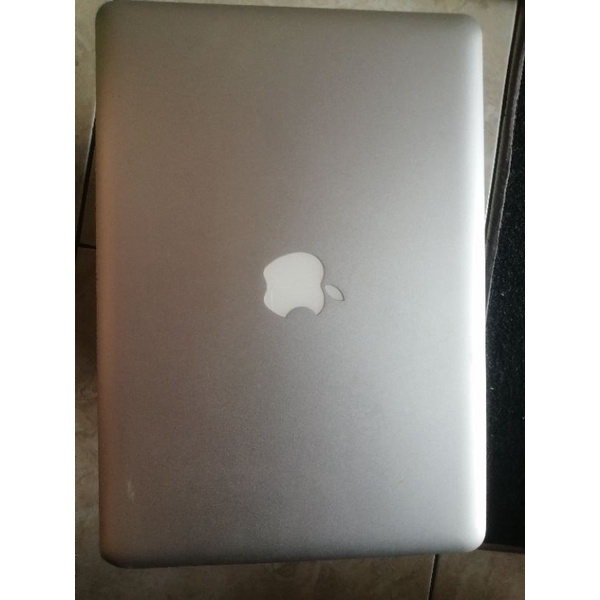 Apple macbook pro 13 core i7 SSD fullset 2011 kondisi lihat foto