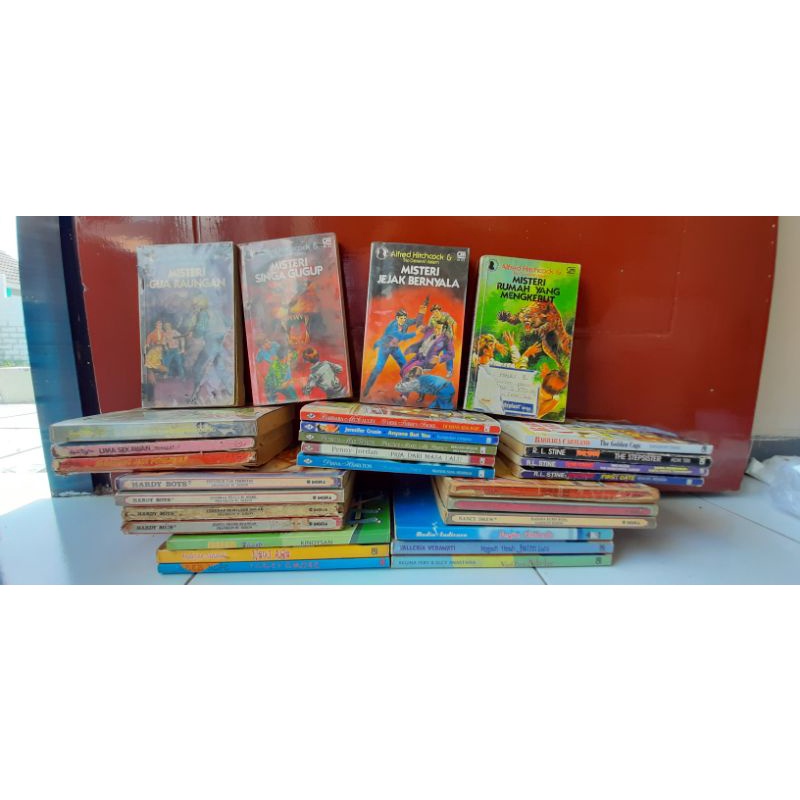 NOVEL ALFRED HITCHCOCK DAN TRIO DETEKTIF Novel preloved