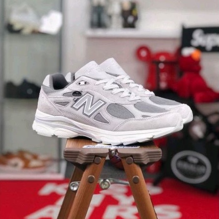 New Balance 990v3 x Levi's &quot;Elephant Skin&quot;