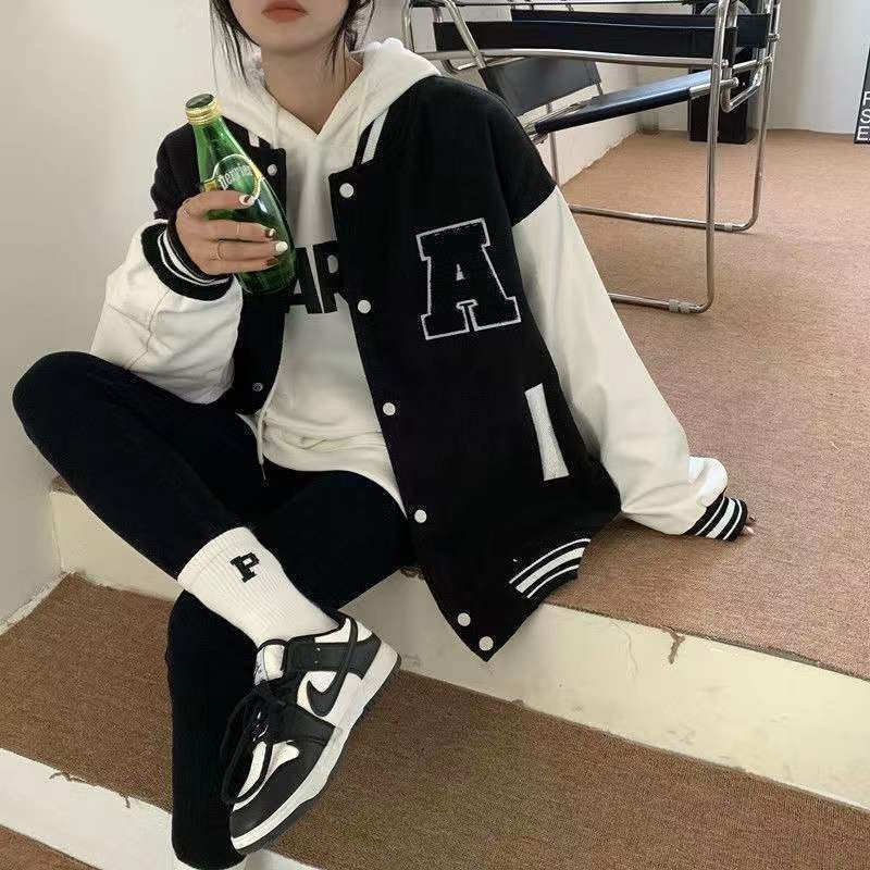 Jaket Varsity Big Size ( S - 6XL ) A Logo BORDIR Embroidery Jaket Baseball Kancing Bomber Oversized XXL XXXL 4XL 5XL FLeece Unisex Jacket Boy Girl Pria Wanita Jumbo Mix Kombinasi 2 Warna Two tone Street Style Couple Hitam Putih Cute Match Jaketin Aja