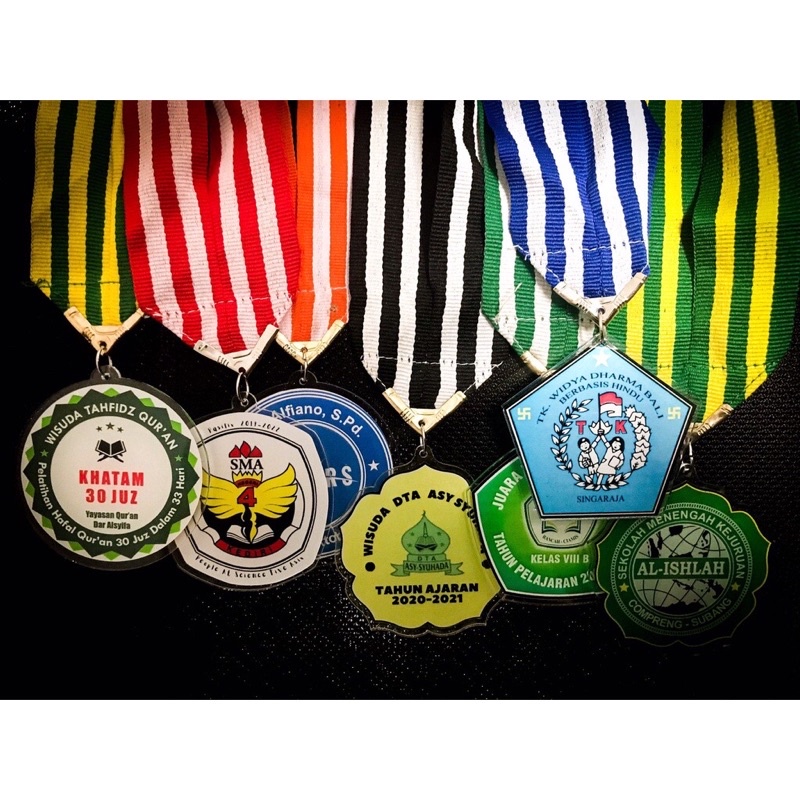 Medali Wisuda Akrilik Custom