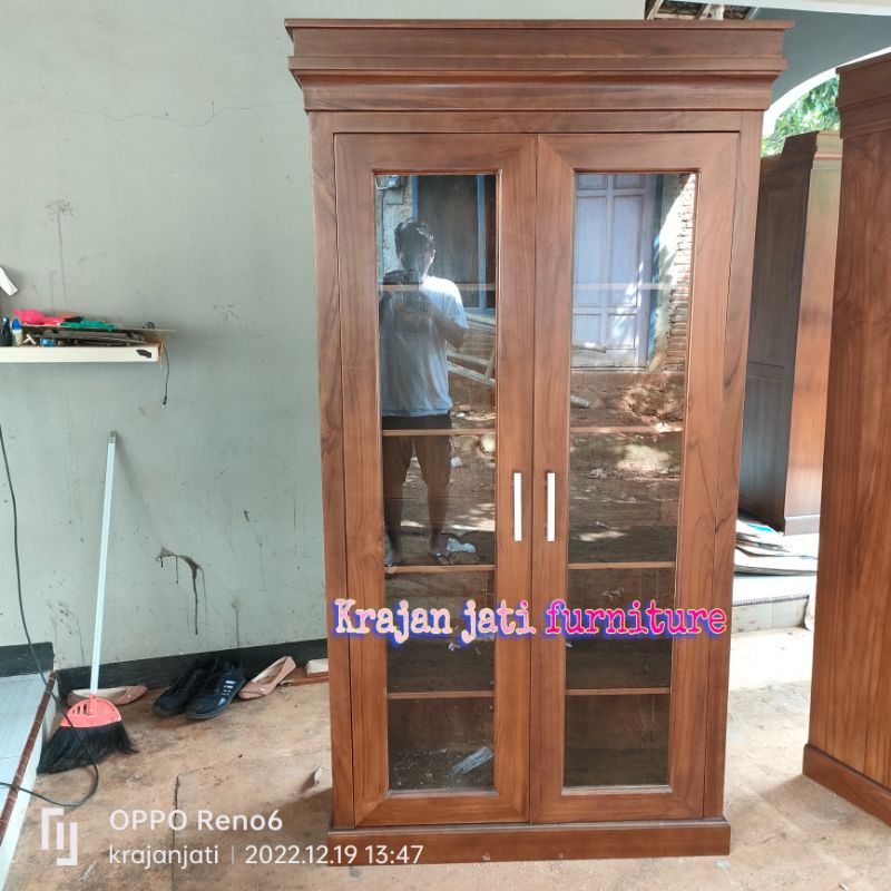 lemari buku jati kaca