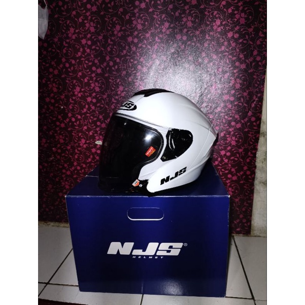 Helm njs kairoz putih bekas