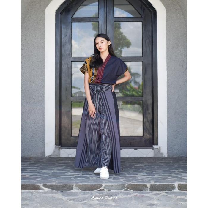 Setelan Lurik Luwes Putera Bintari