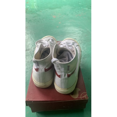 compass gazelle white second original