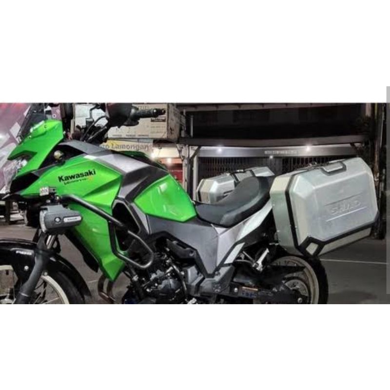 SIDE BOX shad terra tr36 + breket 4P versys 250 original