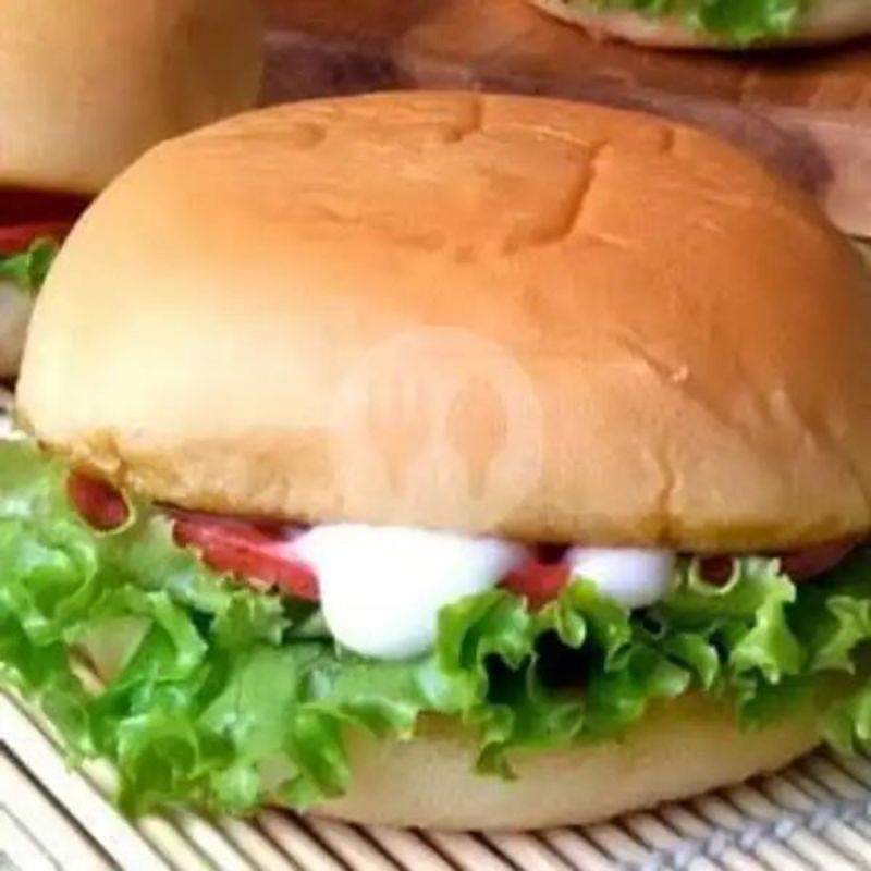 

Burger Ayam / Chicken Burger by Loebsie Burger (makanan siap saji)