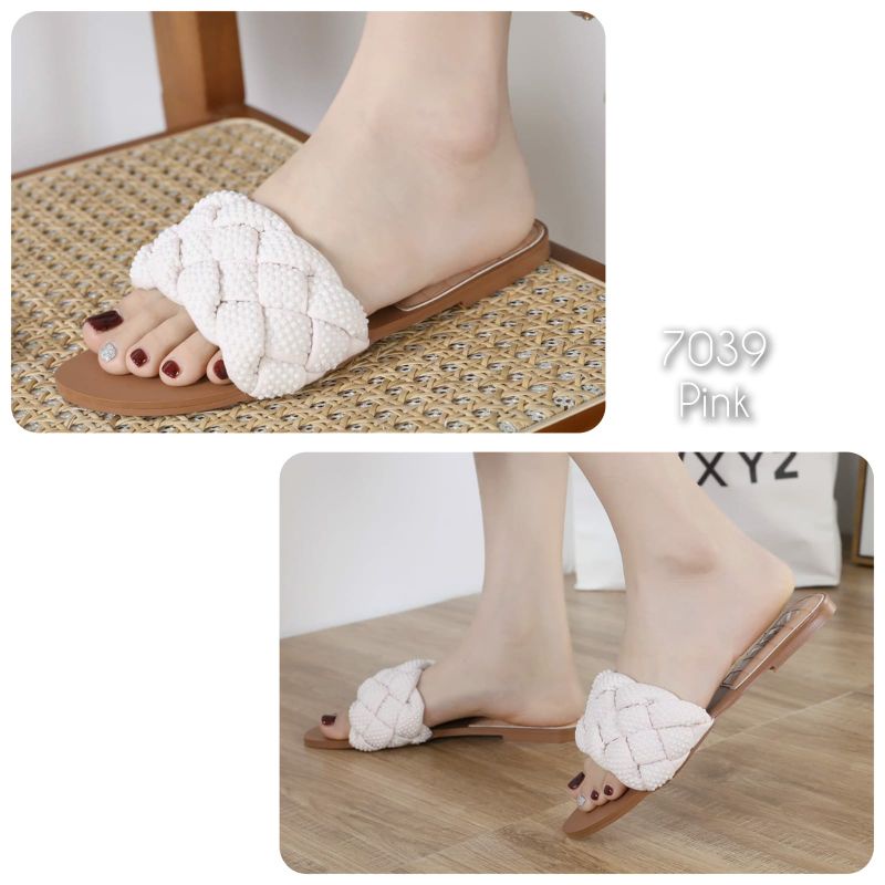 Sandal Zr wanita import flat pearl woven slide Cristal  kode 7039