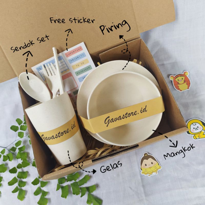 

Hampers Kado Wedding Alat Makan Set / Mangkok Piring Set Kado Unik