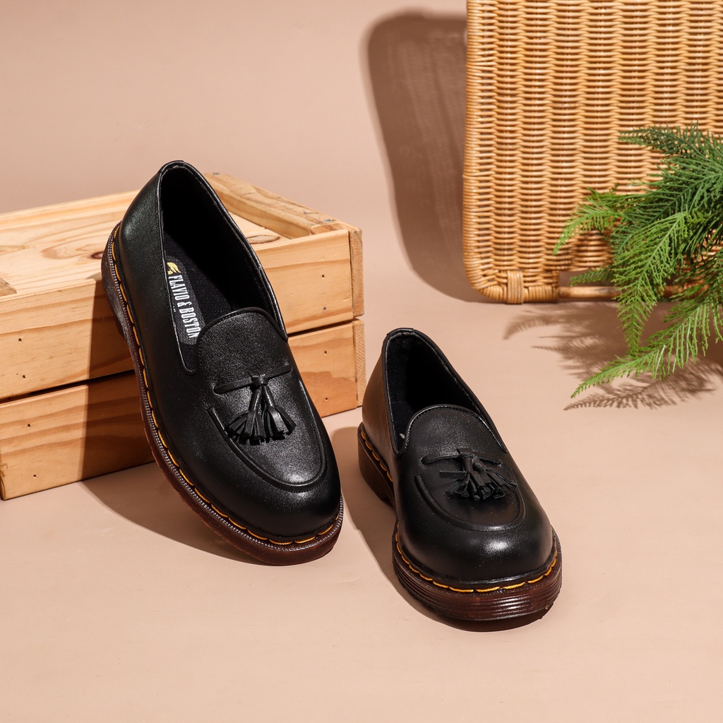 sepatu loafer tassel sepatu kulit pria wanita sepatu tassel docmart sepatu penny loafer model carlo flavio boston