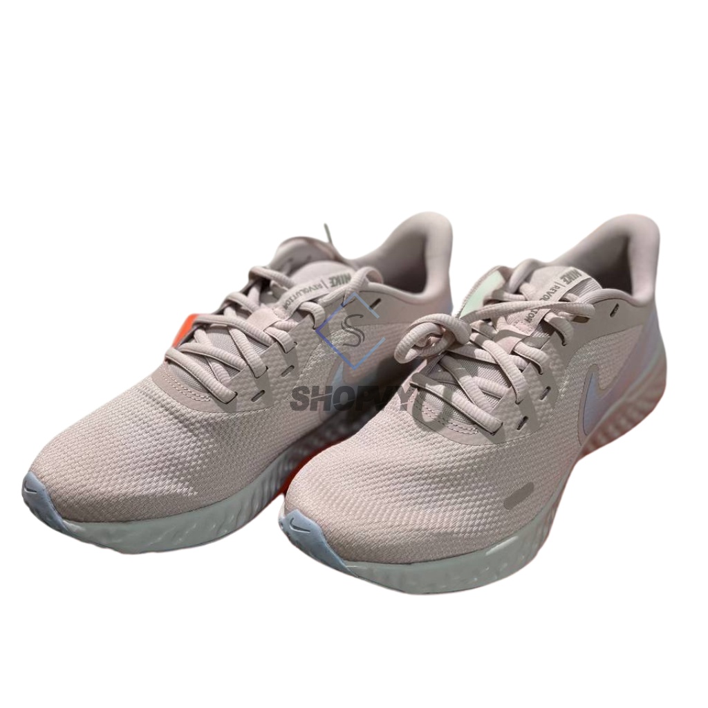 Nike Sepatu Lari Wanita Revolution 5 - Merah Muda