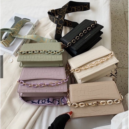 2945 - Tas Batam -Tas Selempang Croco Rantai Import