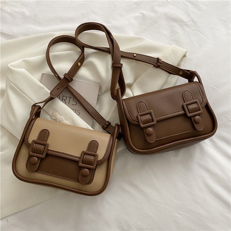 Red Cambridge tas wanita 2022 mode trendi baru hit warna metode kecil French niche tas ketiak all-match in Messenger tas