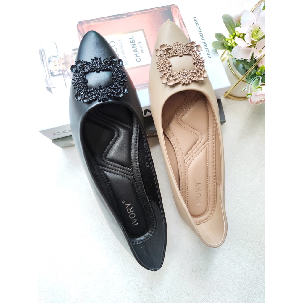 IVORY Sepatu Flat Wanita Ukuran Besar 41 42 43 44 B9081-Y94