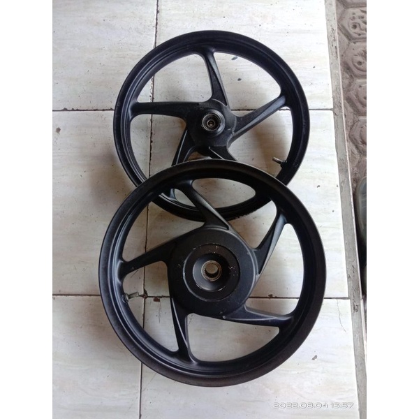 pelg depan belakang bet , vario 110 , scoopy , spasy  BEKAS ORIGINAL
