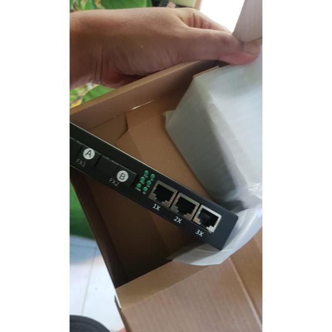 AIRPO CM2F3E MEDIA CONVERTER 2 FIBER 3 ETH 10/100 HS