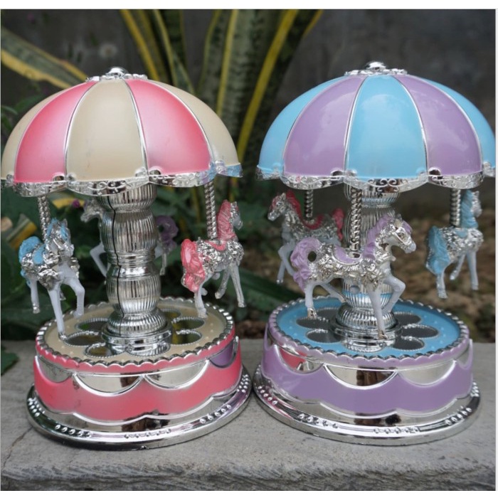 Kotak Musik Light Carousel Music Box / Kotak Musik Komedi Putar Kuda Lampu Kado