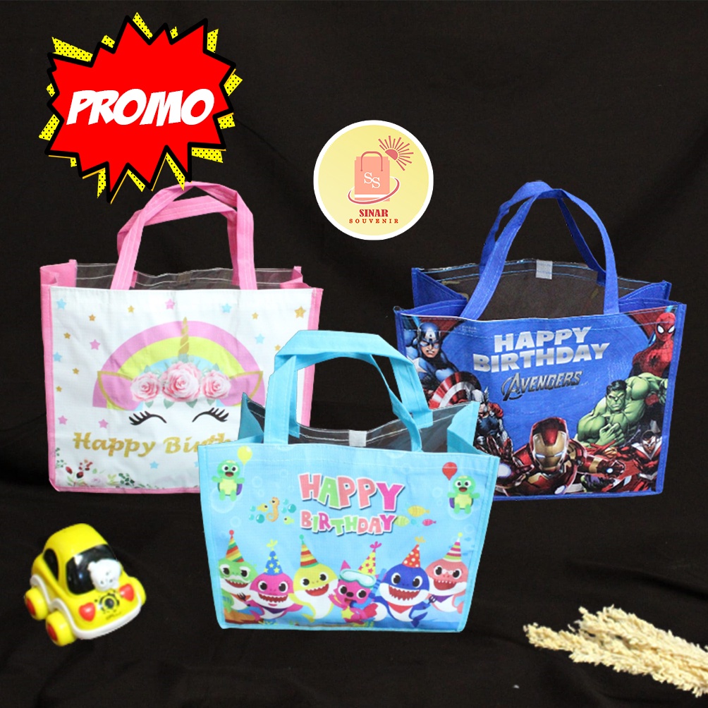 

TAS MIKA GOODIE BAG JUMBO UNTUK BINGKISAN SNACK ULTAH ANAK MUAT BANYAK UK 30 X 15 X 25 BAHAN TEBAL LANGSUNG KIRIM