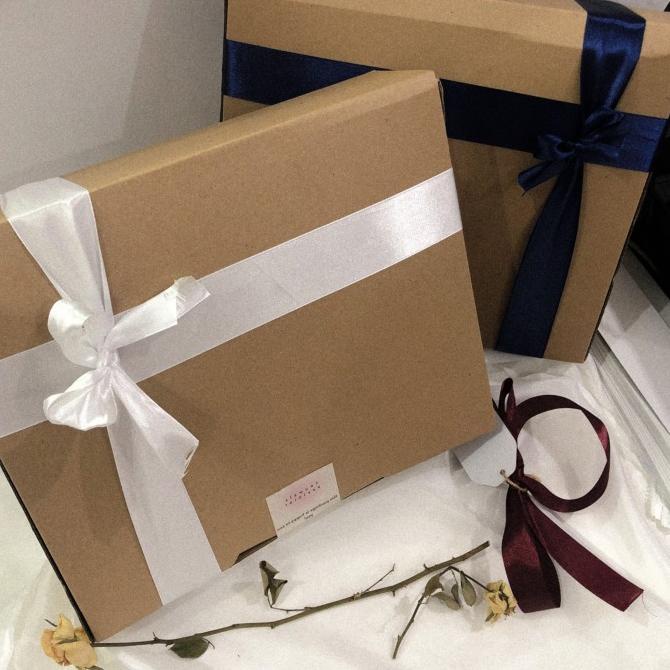 

Hampers Kado Souvenir / Gift Set Box Handuk 70x140cm Couple Pasangan 3