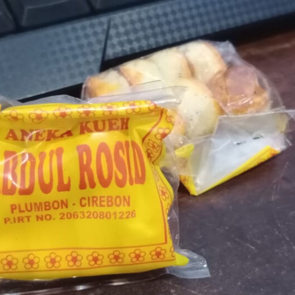 

Roti Kacang Mini /Kue Kering / Roti Kacang Abdul Rosid / Roti Kacang Mini Enak Lembut isi 10pcs