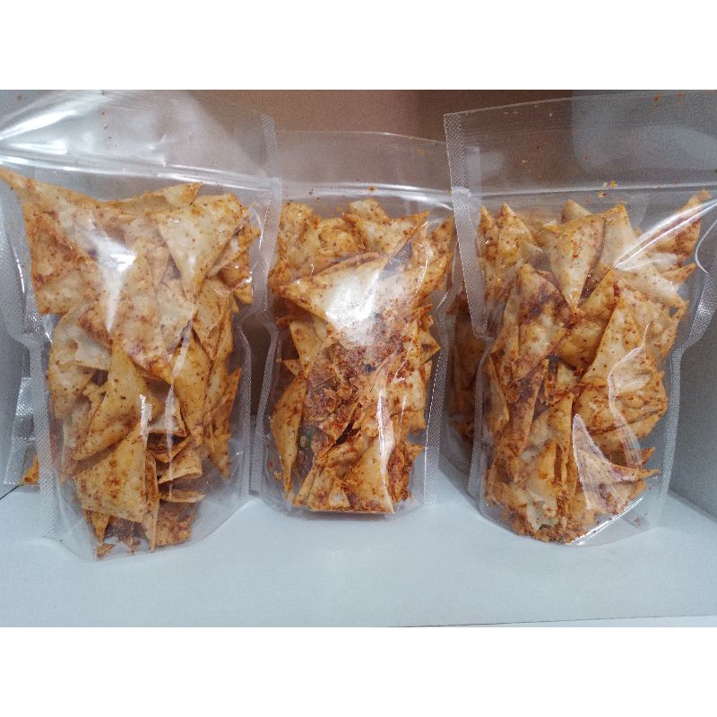 

kripik pangsit daun jeruk pedas 100 gram