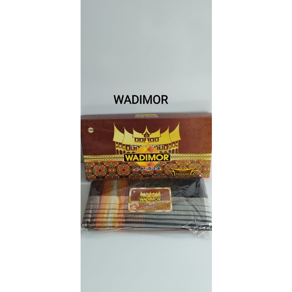 Sarung Dewasa Wadimor dan Gajah Taman Matahari