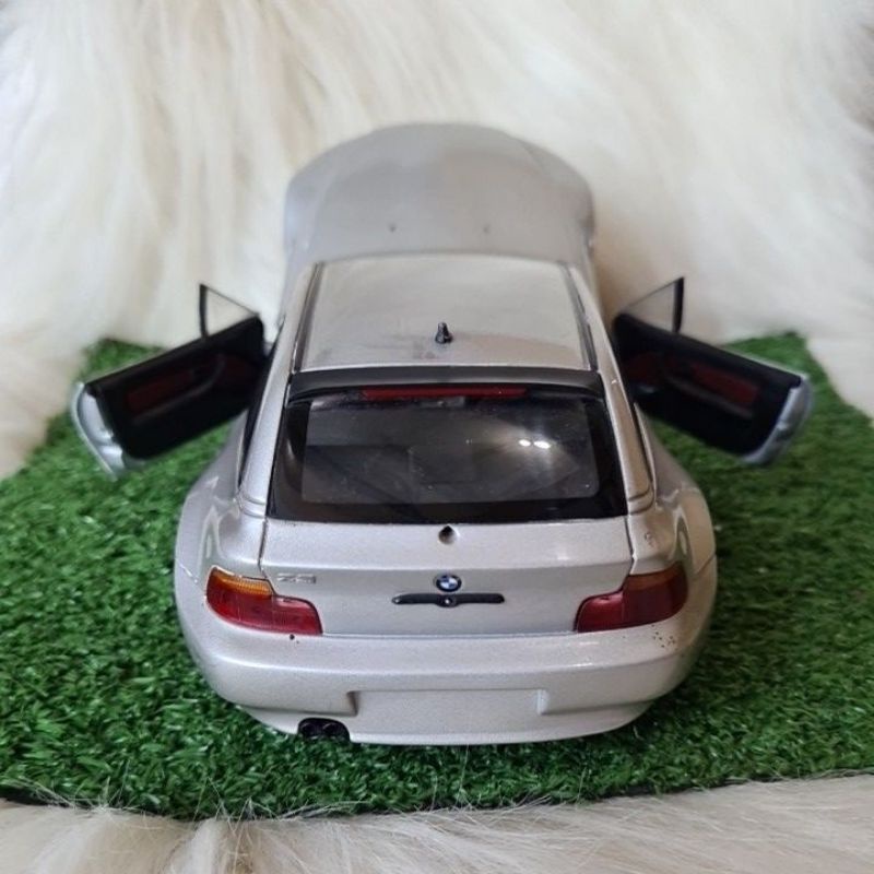 BMW Z3 COUPE 2.8 SKALA 1/18 UT MODELS PRELOVED