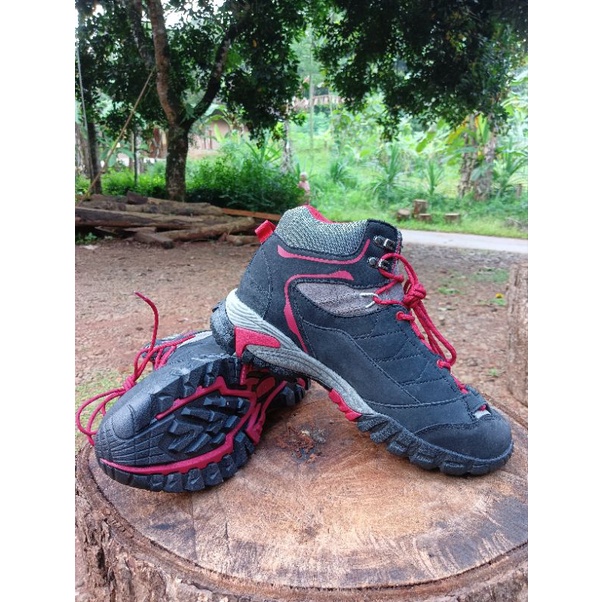 Sepatu Arei Silverback. sepatu gunung original
