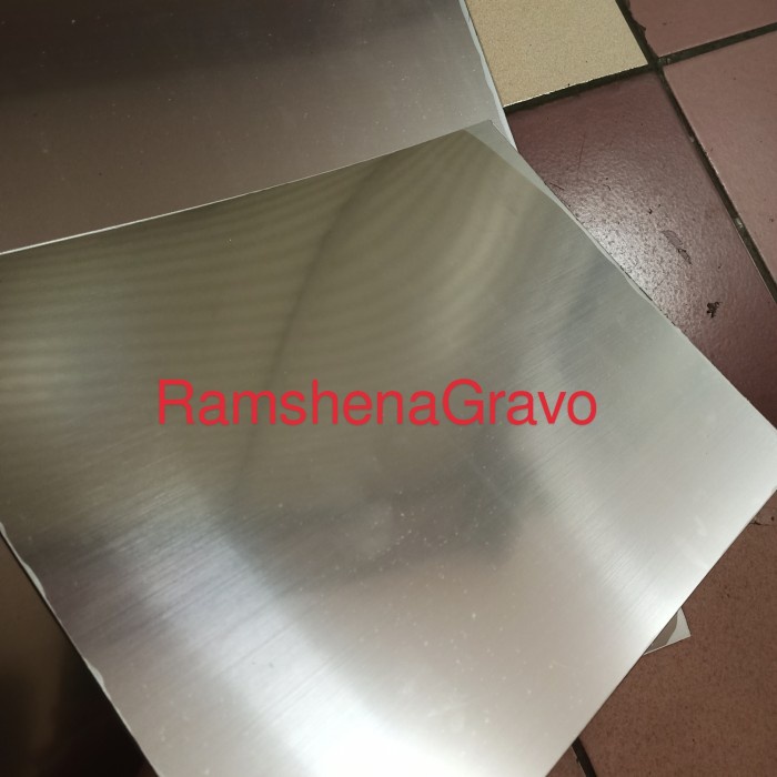 

Tag Holder Gravoply /Gold&Silver/Hairline/Bahan Name Tag/30X40Cm Tebal 1.5Mm