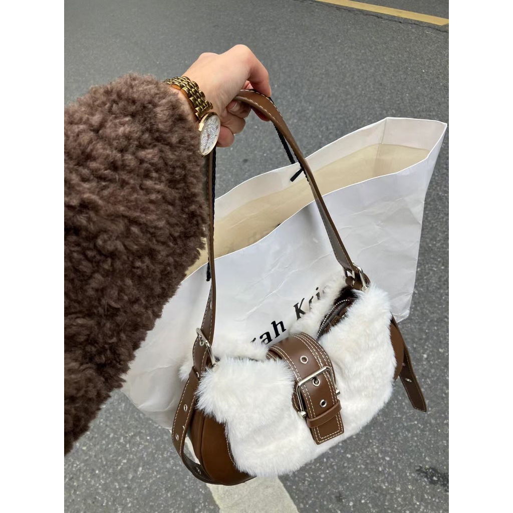 Red Ceruk Mewah Bahu Ketiak Tas Tas Bahu Berbulu Tas Y2k Manis Keren Gadis Tas Tangan Musim Dingin 2022 Baru