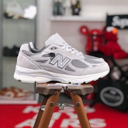 New Balance 990v3 x Levi's &quot;Elephant Skin&quot;