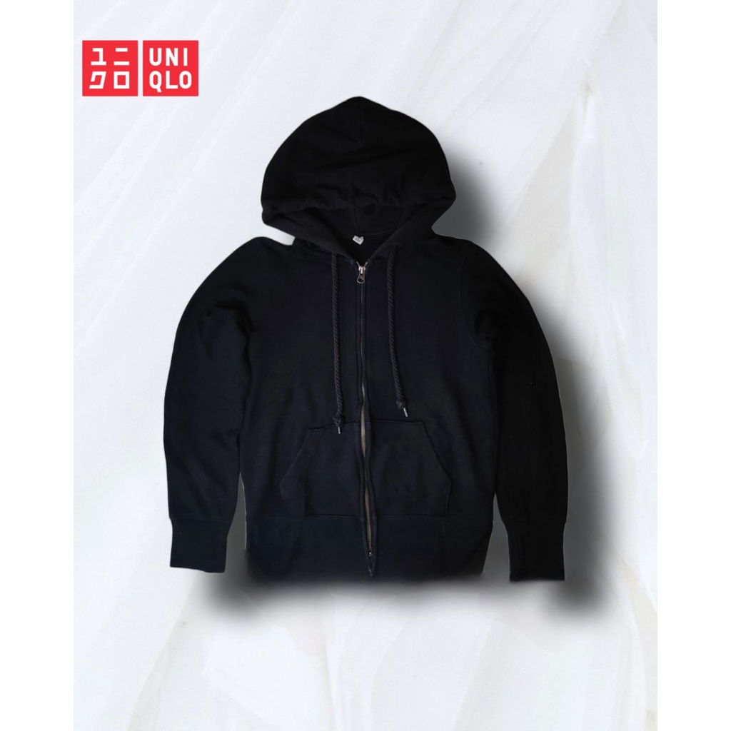 Uniqlo Hoodie Zipper Hitam