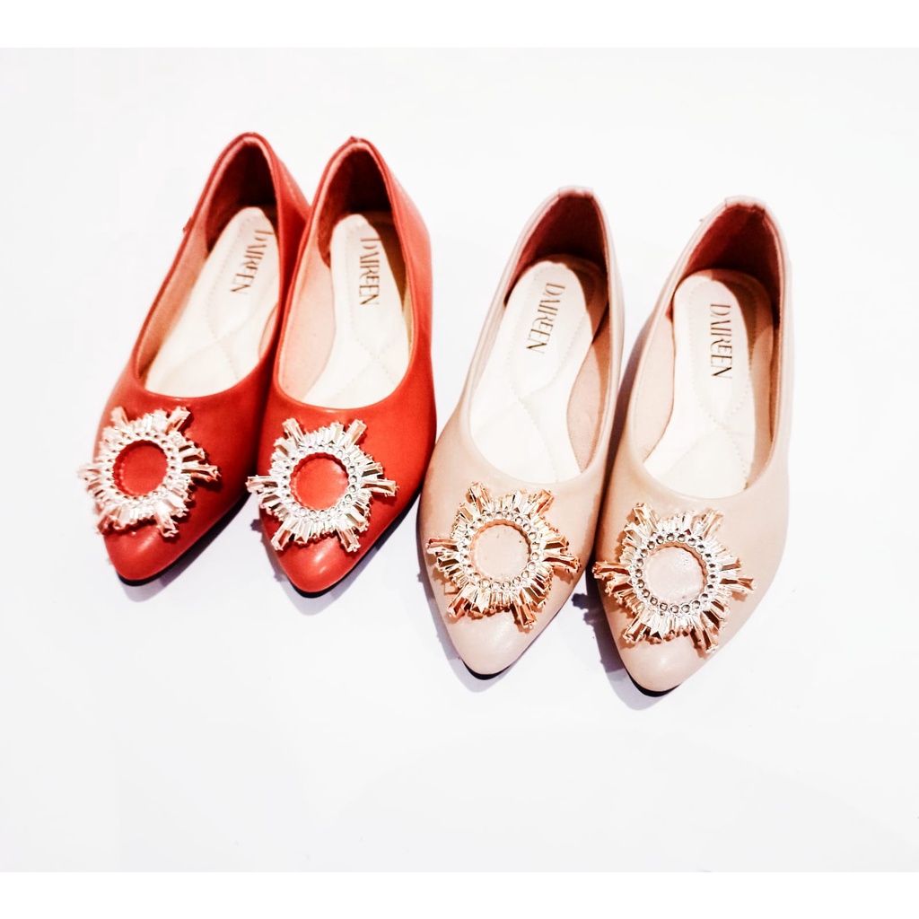 Dinda sepatu wanita slip on flatshoes Mikoto model terbaru 2023 warna apricot dan cream ukuran 37-42