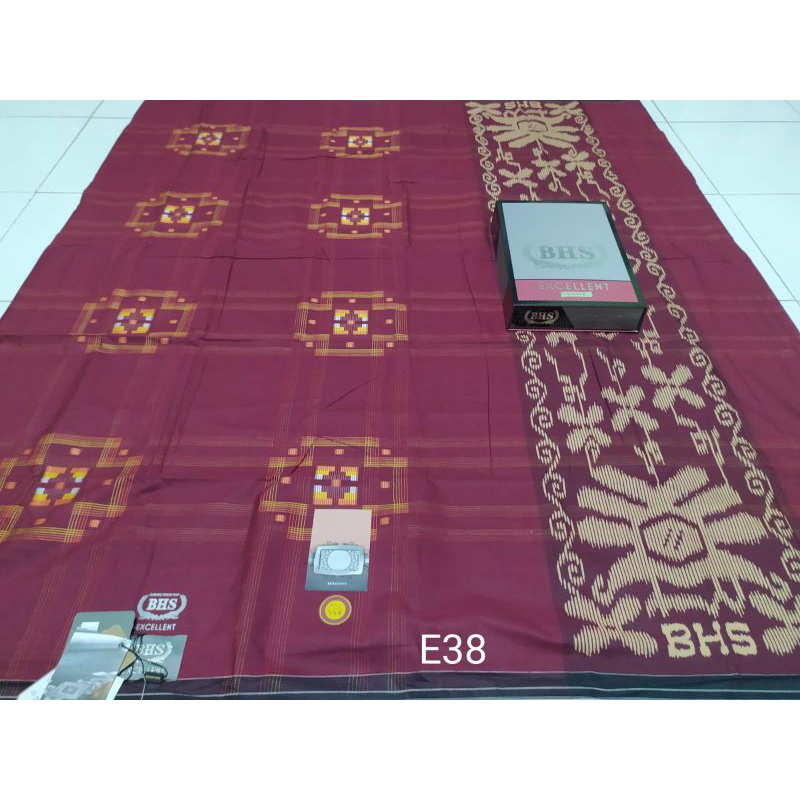 Sarung Tenun Bhs Excellent Silver SGB