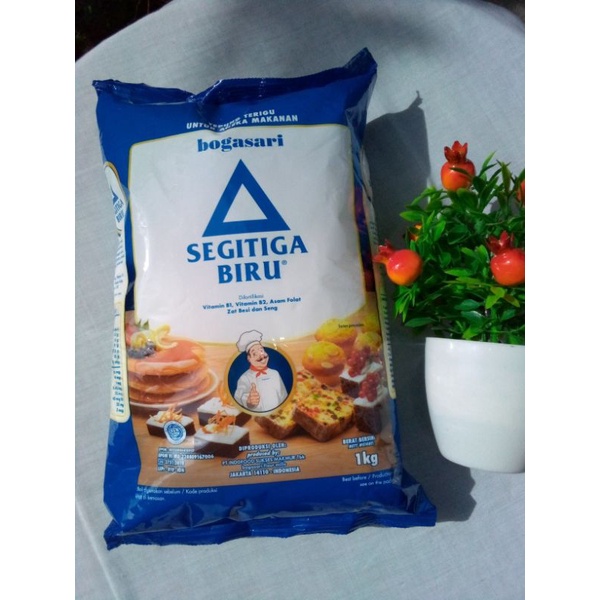 

Tepung terigu segitiga biru 1kg