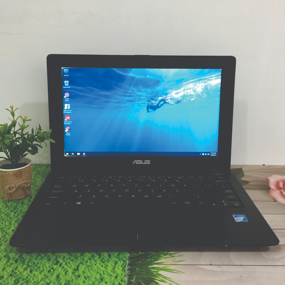 Asus X200M RAM 2GB HDD 500GB Layar 12in slim windows 7 lancar