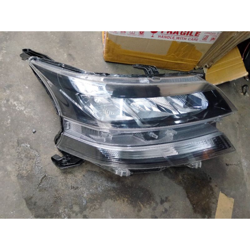 headlamp avanza