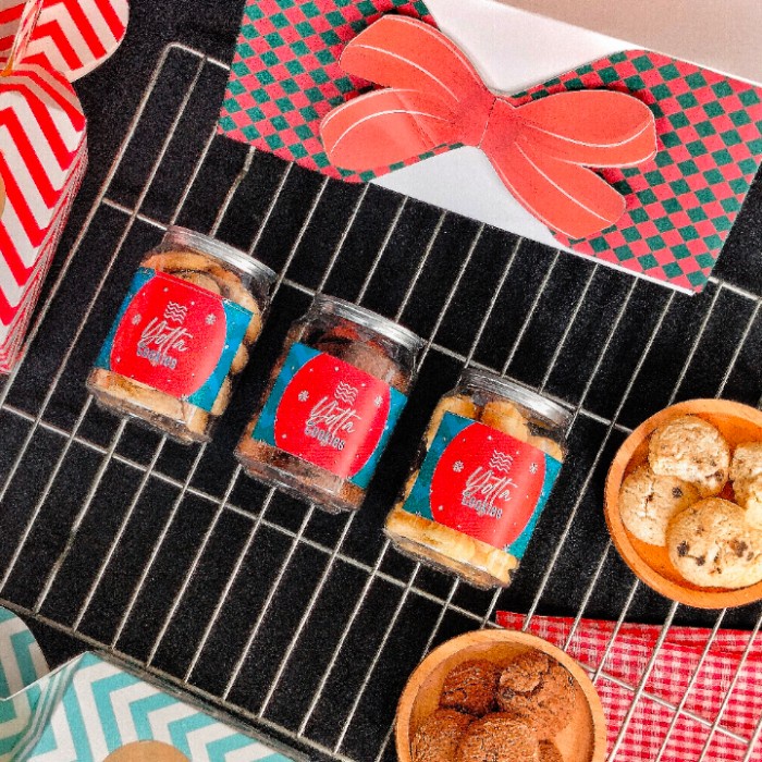 

Hampers Pop Can Cookies Isi 3 Chocolate, Vanilla, Choux End Year Gift