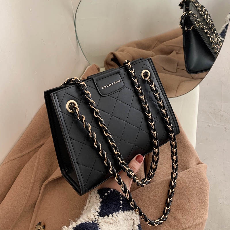 Red Tas wanita 2022 trendi baru musim gugur dan musim dingin desain khusus fashion all-match rantai belah ketupat berkapasitas besar tas Messenger satu bahu