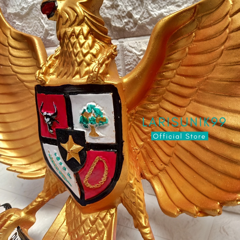 Pajangan Dinding Garuda Pancasila 3 Dimensi Fiber Hiasan Dinding Logo Burung Garuda Gold Timbul 45x45cm