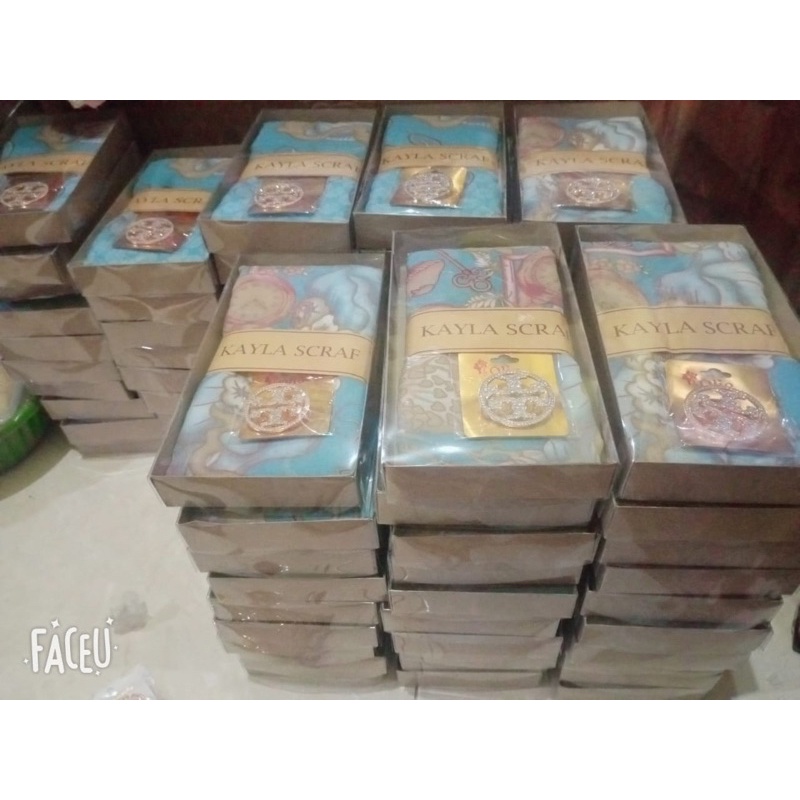 

Box Hijab Tutup Full Mika ukuran 11,5*22*3 harga per pcs